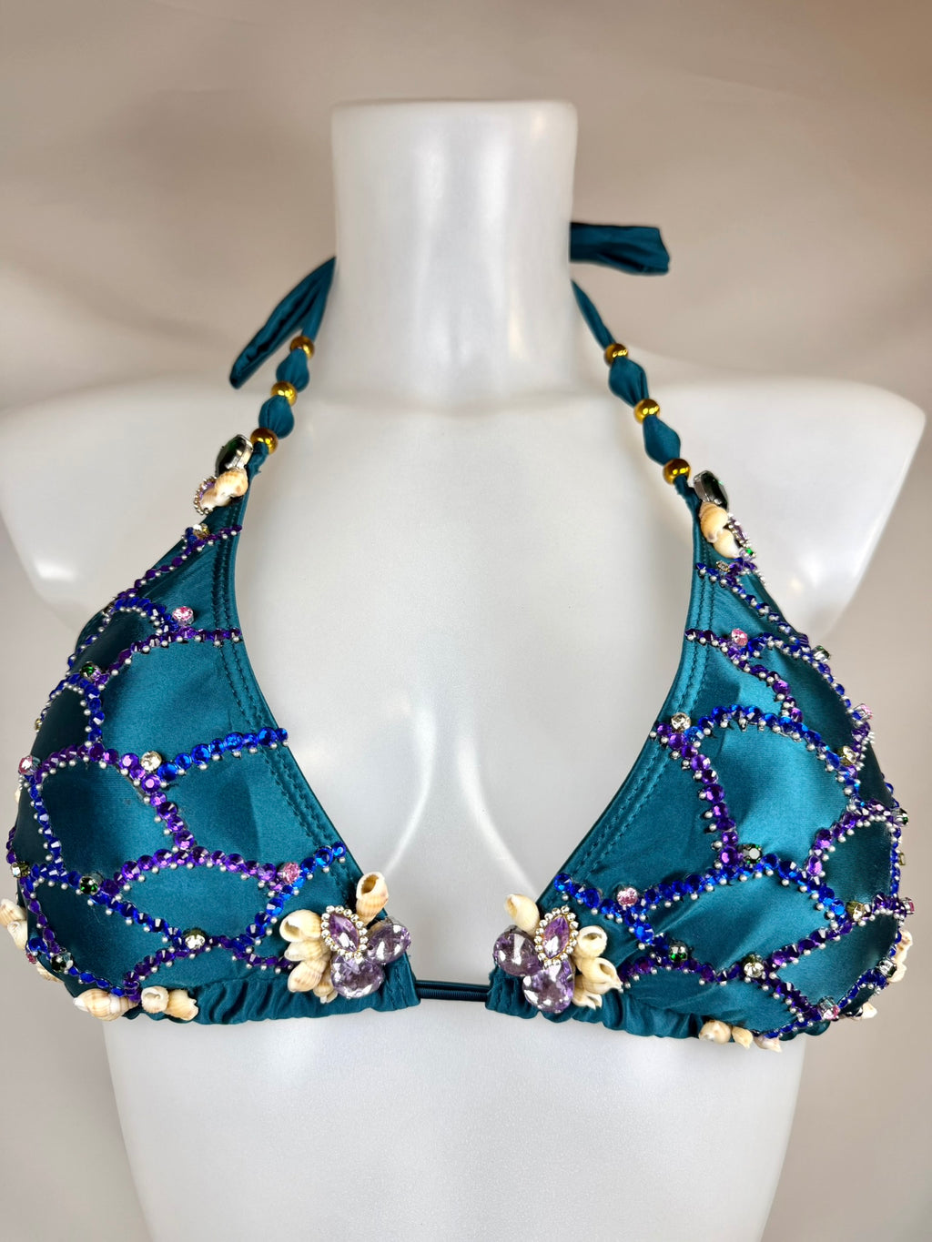 Leucosia bikini